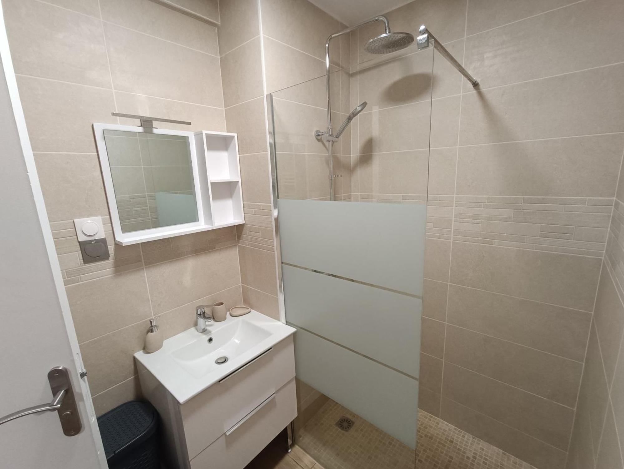 Appartements Et Studio Renoves En 2022, Intra Muros Avignon Exterior foto