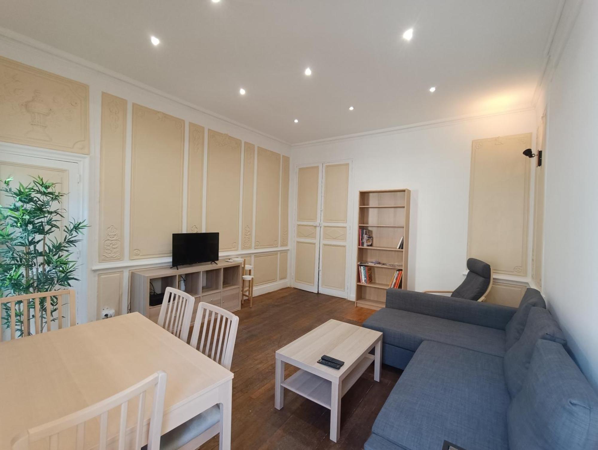 Appartements Et Studio Renoves En 2022, Intra Muros Avignon Exterior foto